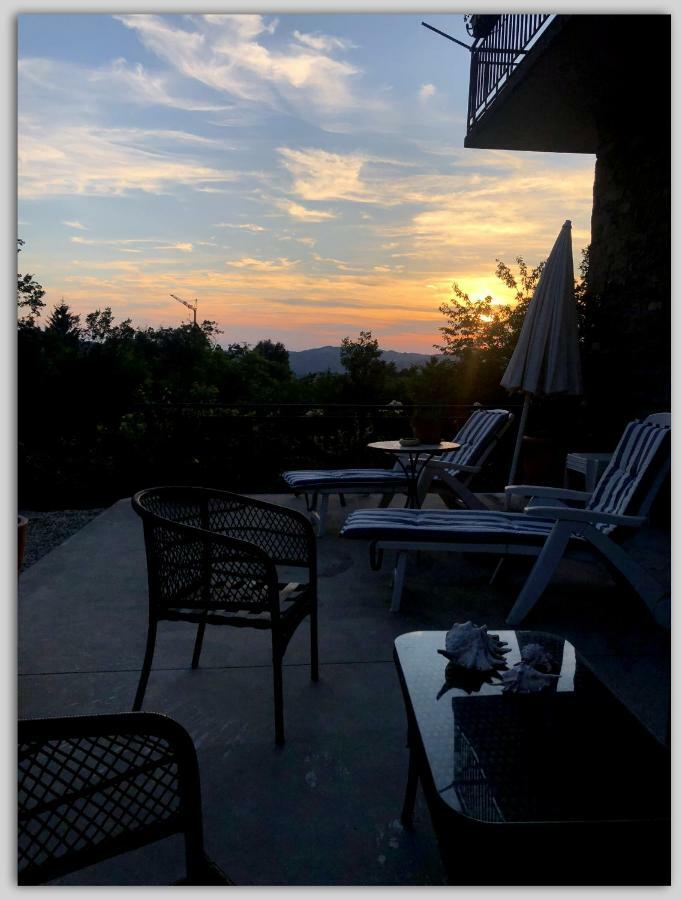 Cascina Luvot Bed and Breakfast Melazzo Exteriör bild