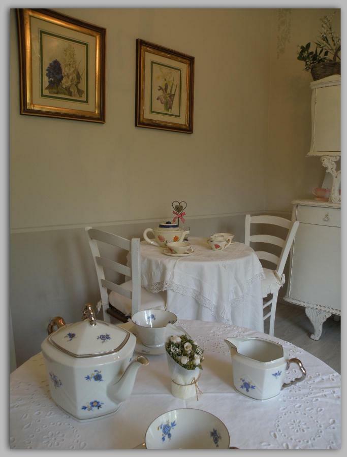 Cascina Luvot Bed and Breakfast Melazzo Exteriör bild